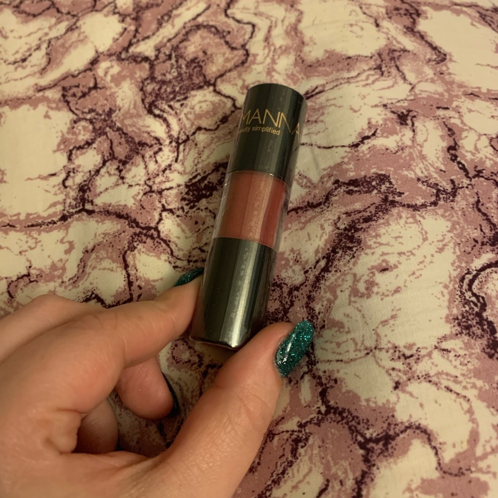 ⭐️5 for $25⭐️ Manna Kadar Lip Whip in Hope